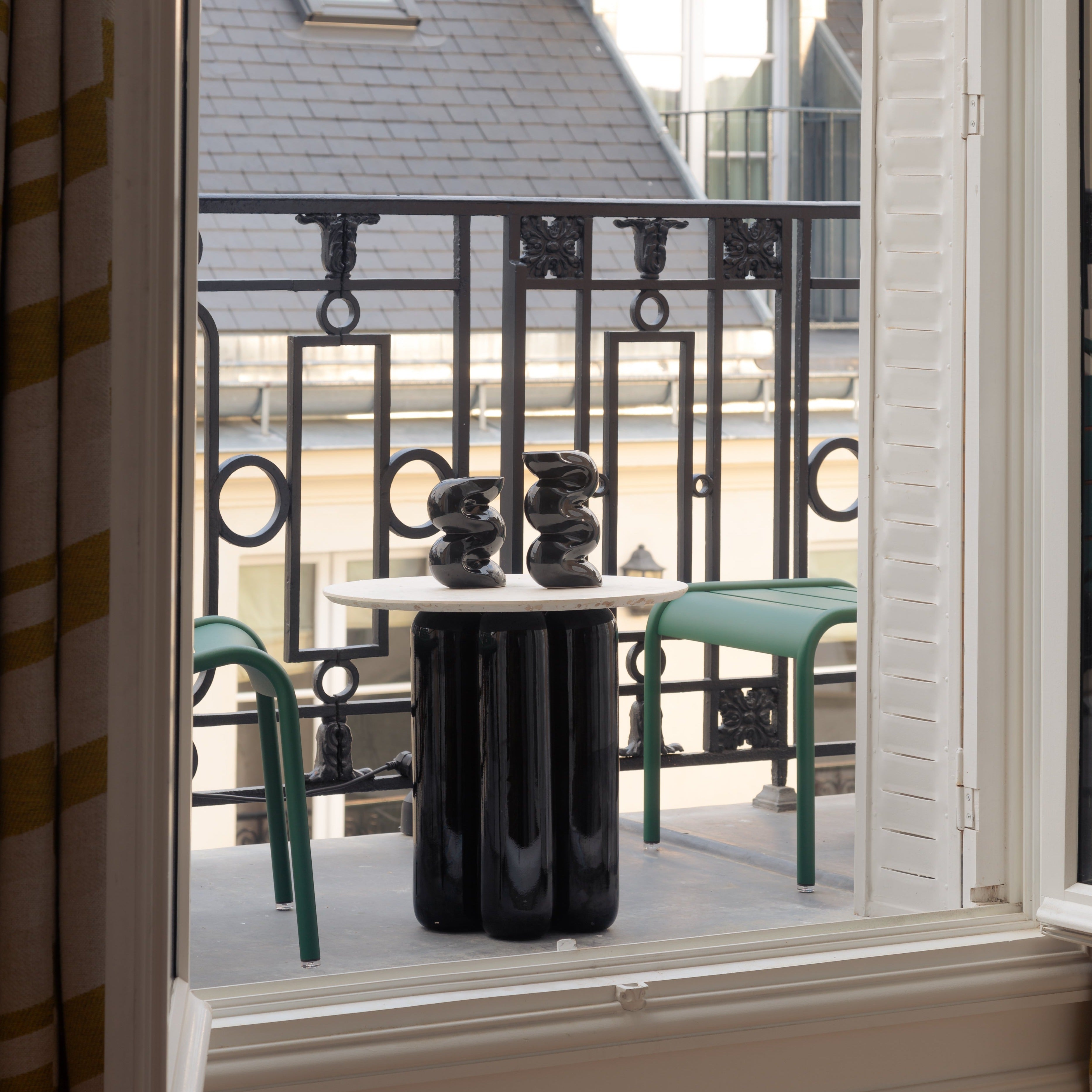 Le Guéridon en céramique Charlotte - Noir