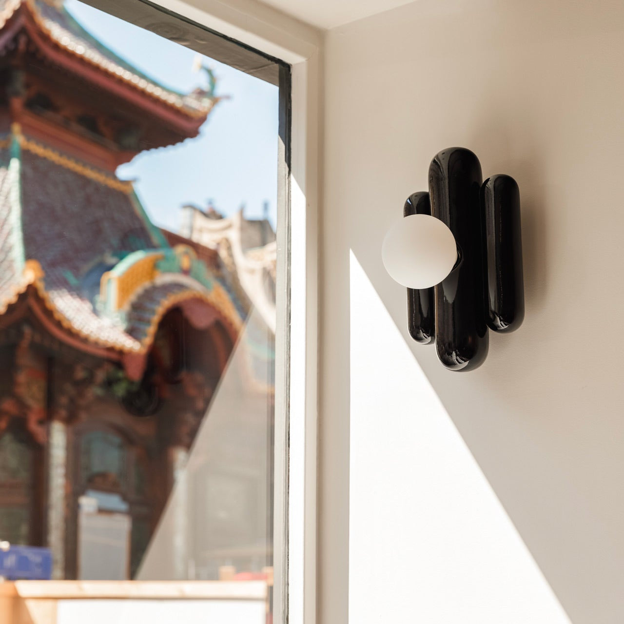 The Madeleine wall light - Black